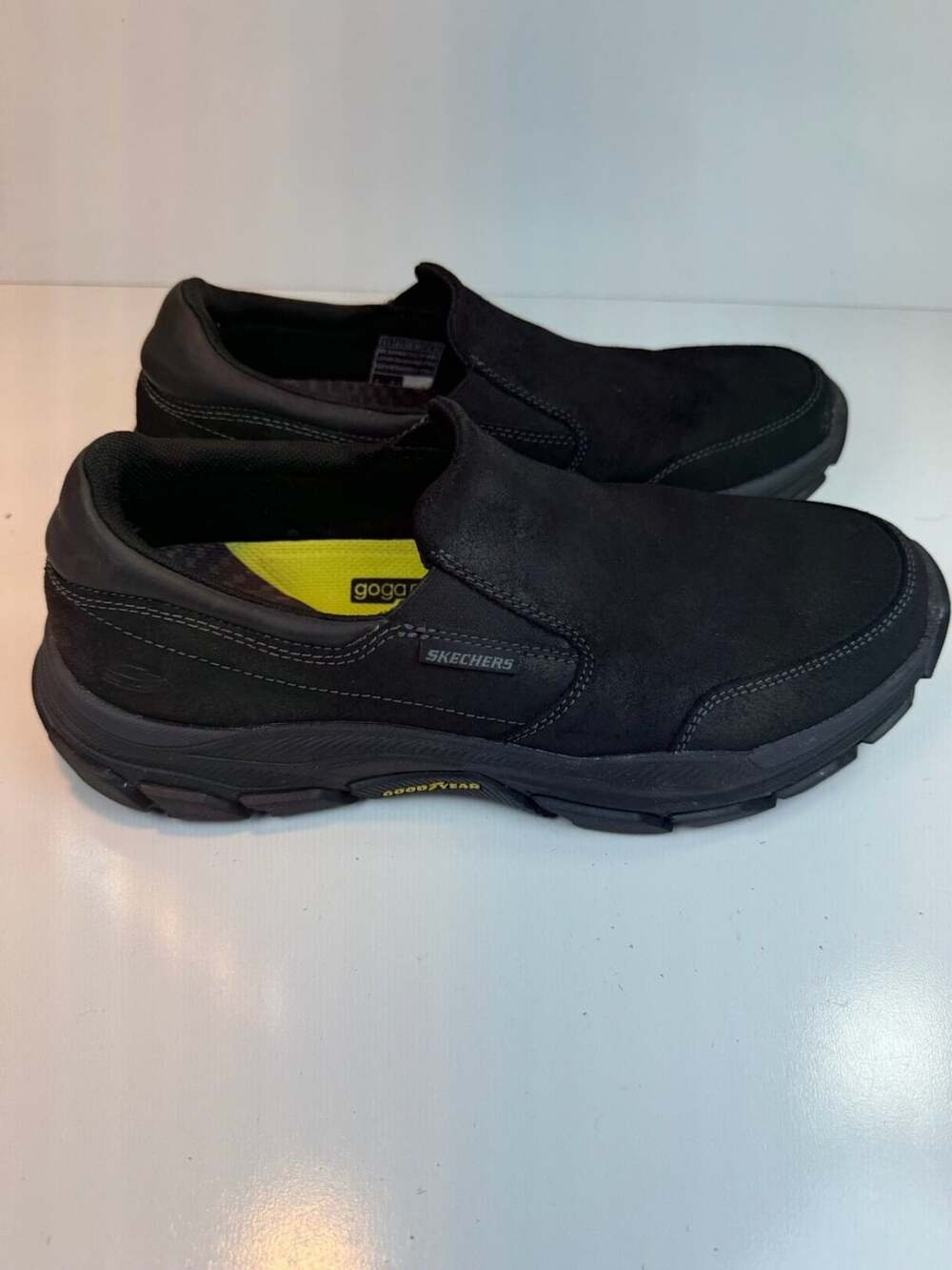Skechers Relaxed Fit Men Size 9.5 Black Leather Slip On Shoes